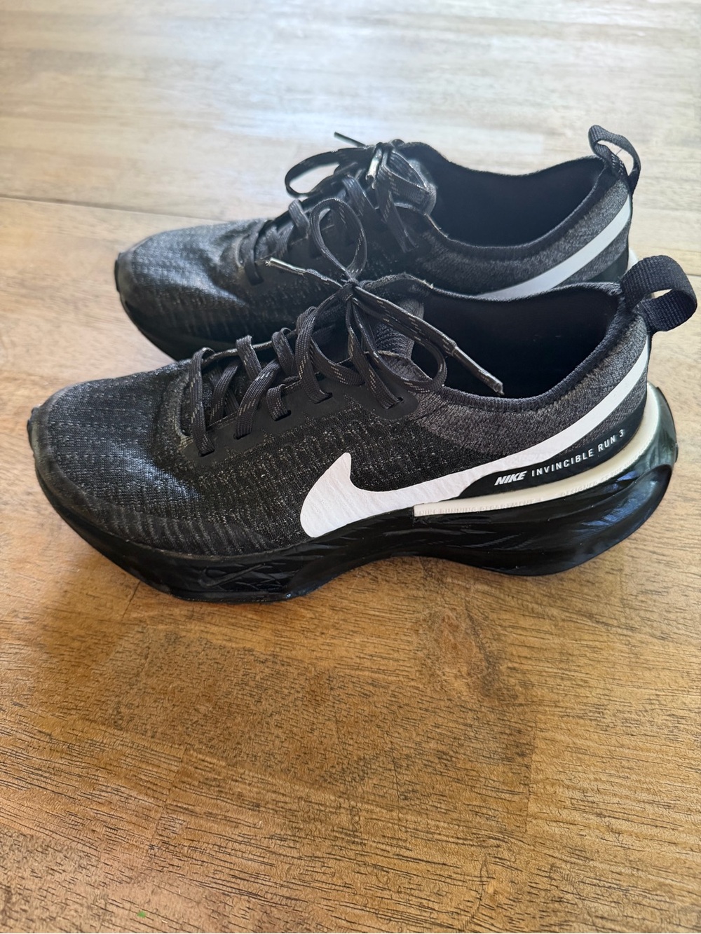 Nike Black and White Invincible 3 Run Sneakers